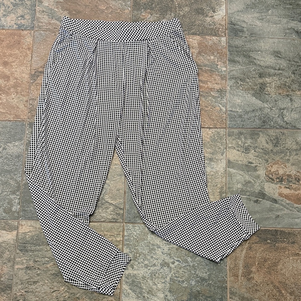 Express Women’s Monochrome Patterned Dress Pants